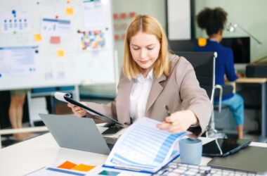 Kiedy warto zlecić księgowość zewnętrznej firmie